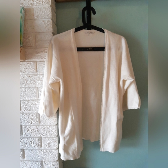 ❤Vila Milano Cream Cardigan Size small Soft and cozy - Picture 1 of 4